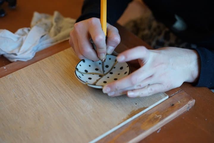 Tokyo Traditional Kintsugi Workshop in Asakusa Gold Repair Art — photo 8