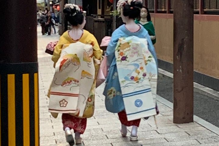 Kyoto 5-Star Geisha Night Walk: Small-Group Authentic Experience — photo 6