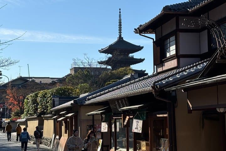 Kyoto Kiyomizu dera Walking Tour with a Former History Teacher — photo 7