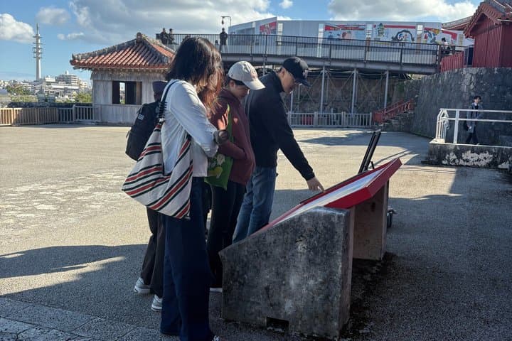 Naha - Shuri Castle Walking Tour with local guides — photo 8
