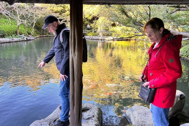 Tokyo Spring Flowering Gardens Tour with Gardener E-bike or Walk — photo 13