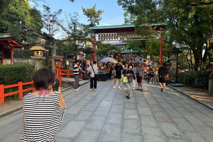Kyoto: Gion Geisha District & Yasaka Shrine Walking Tour — photo 7