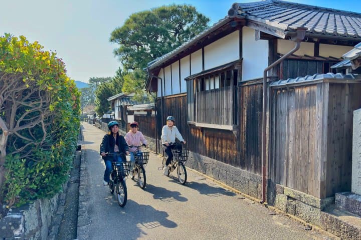 Hagi Samurai Town Cycling Tour with Local Guide (3.5 hours) — photo 2