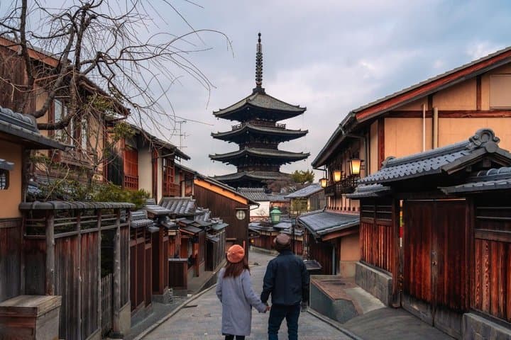 T3 Kyoto: Traditional Higashiyama and Gion Walking Tour — photo 2