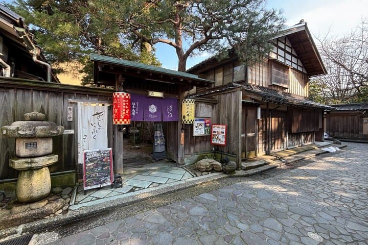 Kanazawa Castle and Samurai History Walking Tour — photo 7