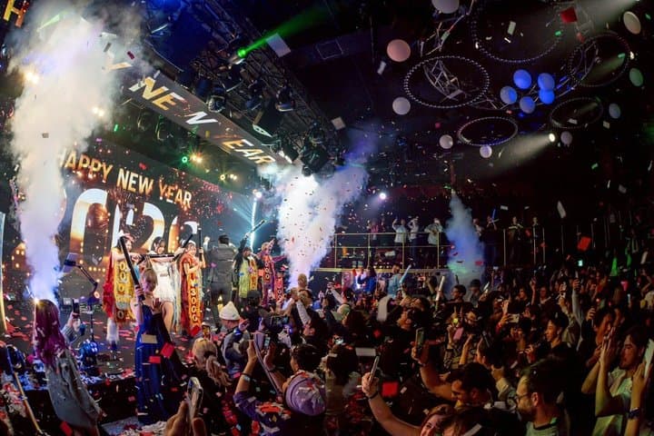 Osaka Umeda: PICCADILLY LIVE SHOW & NIGHTCLUB & VIP Plan — photo 2
