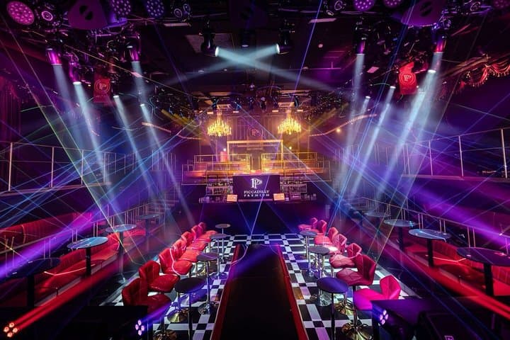 Osaka Umeda: PICCADILLY DINNER SHOW&NIGHTCLUB with Tasting — photo 7