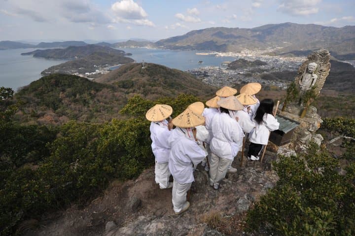 Goma Fire Ritual Tour at Goishizan, Shodoshima Pilgrimage — photo 6