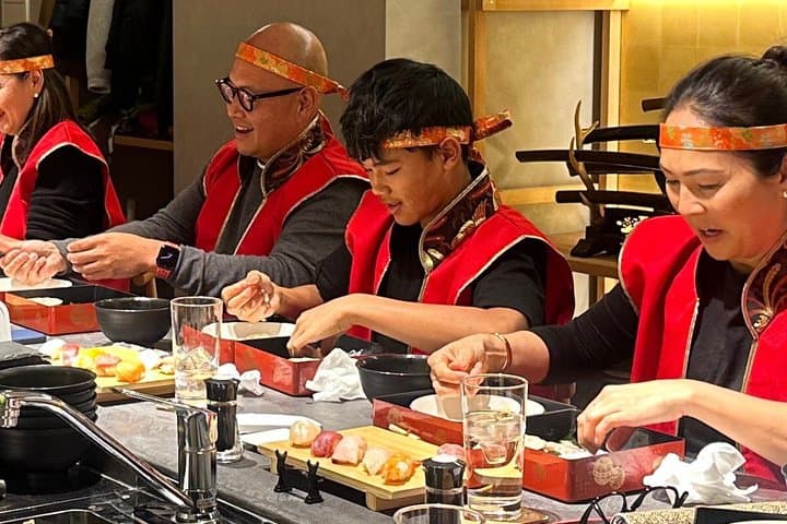 Luxury Samurai Sushi Dining Show in Asakusa Tokyo — photo 2