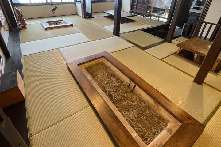 Private Taxi: Washi-Making & Gold Leaf, Acclaimed Sake in Ehime — photo 12