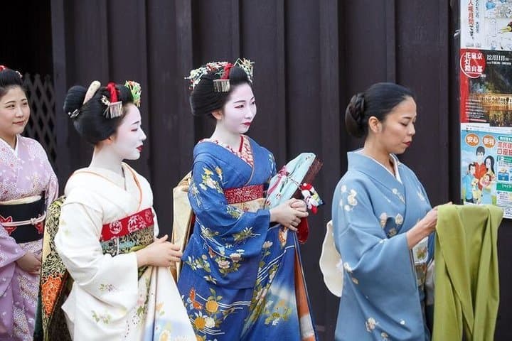 Kyoto: Gion Geisha District Sunset Tour in Spanish and en Español — photo 3