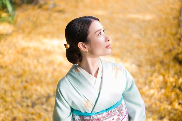 Premium Silk Kimono Rental inside Shinjuku Gyoen National Garden — photo 7
