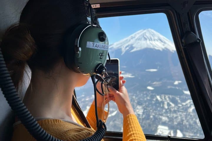 Mt. Fuji + Kamakura Helicopter Private Tour (90-Min) — photo 4