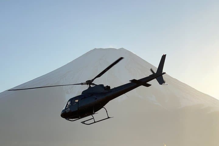Mt. Fuji & Hakone Full Circle Helicopter Tour (120Mins-5pax) — photo 1