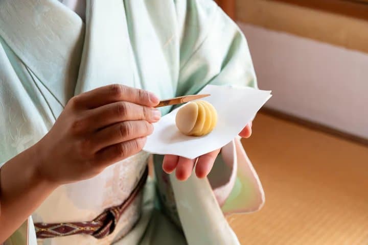 Uji Matcha Tasting & Tea Ceremony with Former Geiko + Uji Walk — photo 4