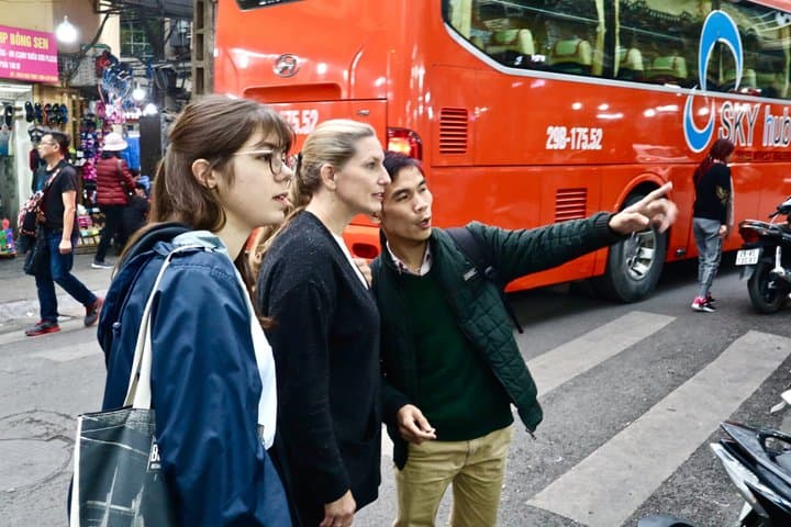 Osaka Food Tour with 10 Classic Japanese Tastings & Drinks — photo 3