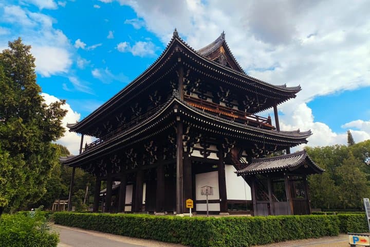 Kyoto Hidden Local Cherry Blossom Spot and Zen Garden — photo 15