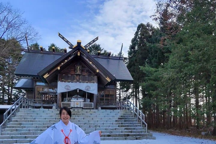 Traditional Attire Experience in Snow Country — photo 3