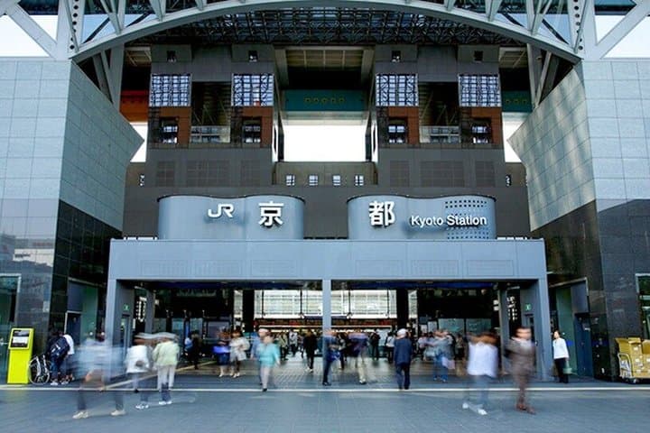 Osaka to/from Kyoto/Universal Studios/Station/ Private Transfer — photo 12