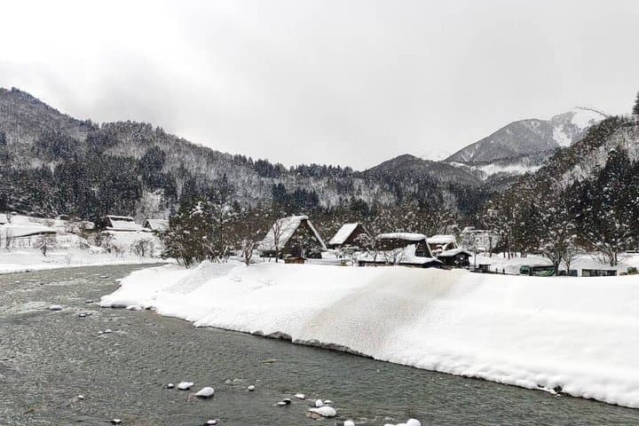 Shirakawago and Hida Takayama Guided Tours by Private Car — photo 10