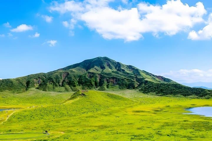 Takachiho Gorge, Mt Aso and Kusasenri Day Trip with Lunch — photo 4