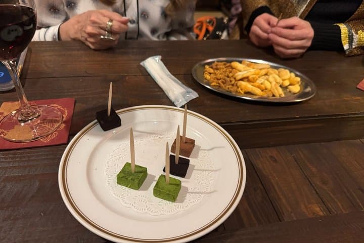 Kanazawa Night Walk and Izakaya Tour with Local Guide — photo 10