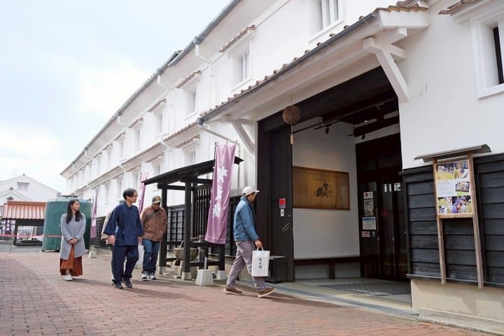 Calligraphy and Sake Experience in Saijo, Hiroshima — photo 17