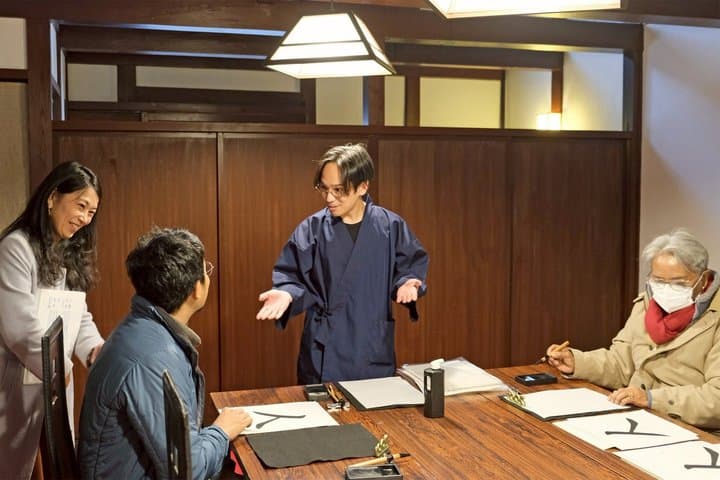 Calligraphy and Sake Experience in Saijo, Hiroshima — photo 8