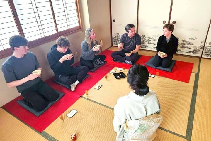 Kyoto Sushi Making and Japanese Tea Ceremony Experience — photo 11