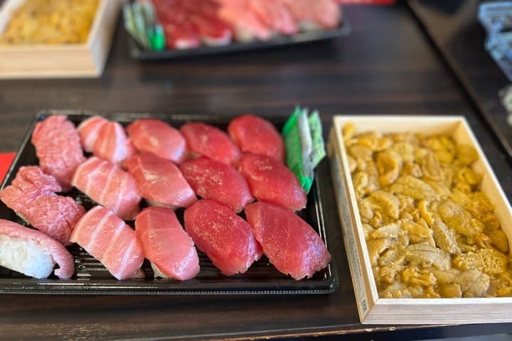 Morning Market Adventure: Toyosu & Tsukiji with Tuna Auction — photo 2