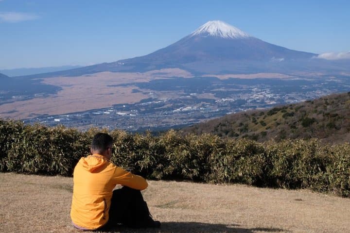 Traverse Outer Rim of Hakone Caldera and Enjoy Onsen Hiking Tour — photo 2