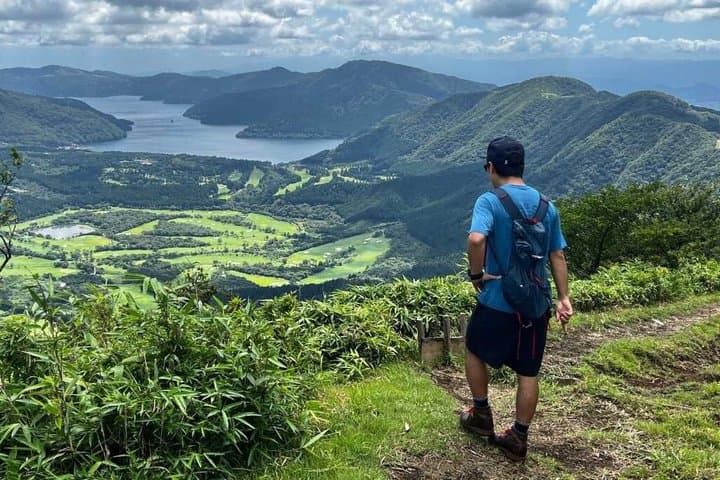 Traverse Outer Rim of Hakone Caldera and Enjoy Onsen Hiking Tour — photo 13