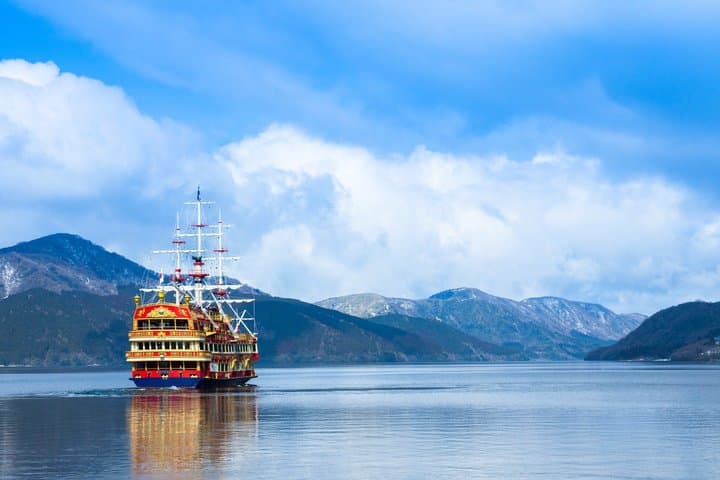 Owakudani and Lake Ashi Cruise Tour in Hakone with Mt Fuji view