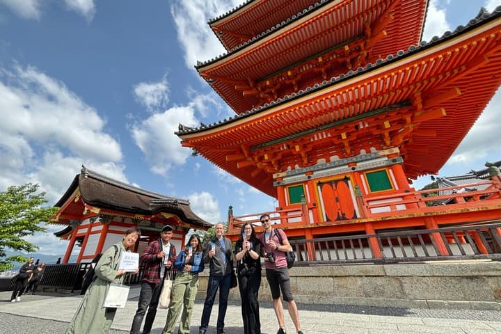 Kyoto Guided Walking Tour Highlight of Kiyomizu & Fushimi Inari — photo 2