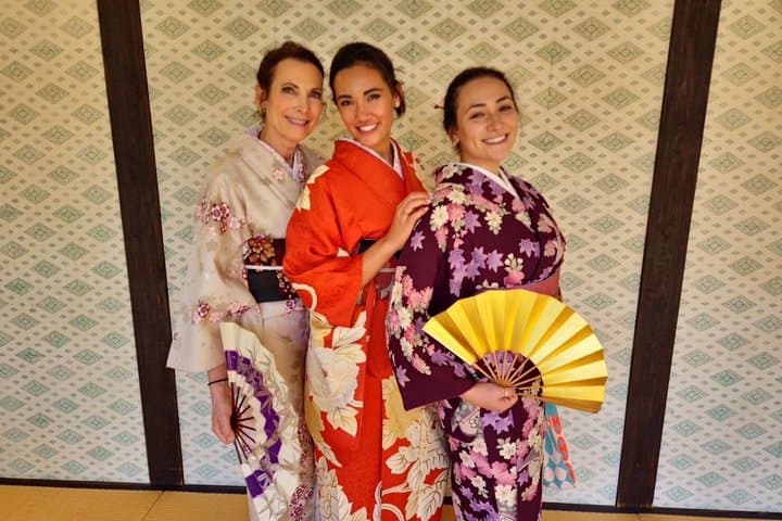 Walking Tour with Kimono Photoshoot in Dejima — photo 6