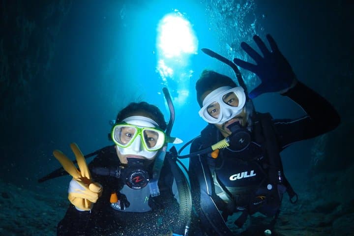 Blue Cave Area Experience Diving!Free feeding & photo images Chinese guide available!1 group with a dedicated instructor — photo 9
