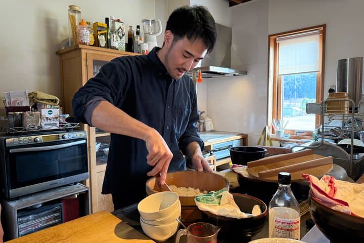 Sushi-making Experience using Traditional Karatsu Pottery — photo 3