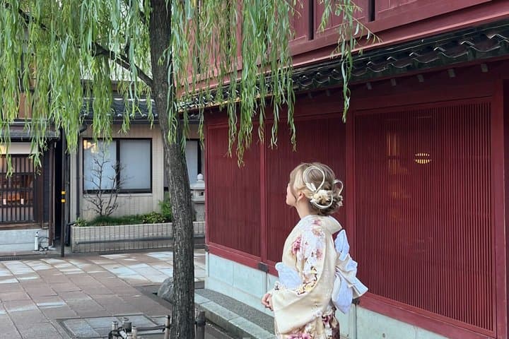 Private Kanazawa Photo Walk Capture Iconic Photo