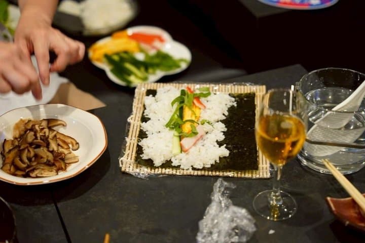 Osaka Authentic Sushi Class with Fresh Ingredients — photo 2