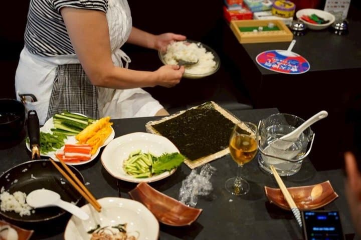 Osaka Authentic Sushi Class with Fresh Ingredients — photo 6