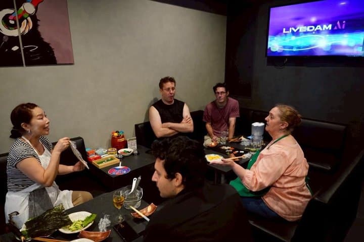 Osaka Authentic Sushi Class with Fresh Ingredients — photo 7