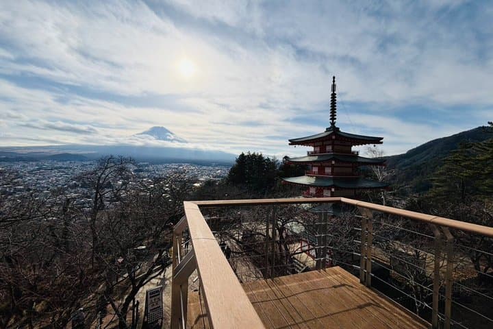 Chureito Pagoda-Arakurayama & Kawaguchiko Herb Garden Guided Tour — photo 3