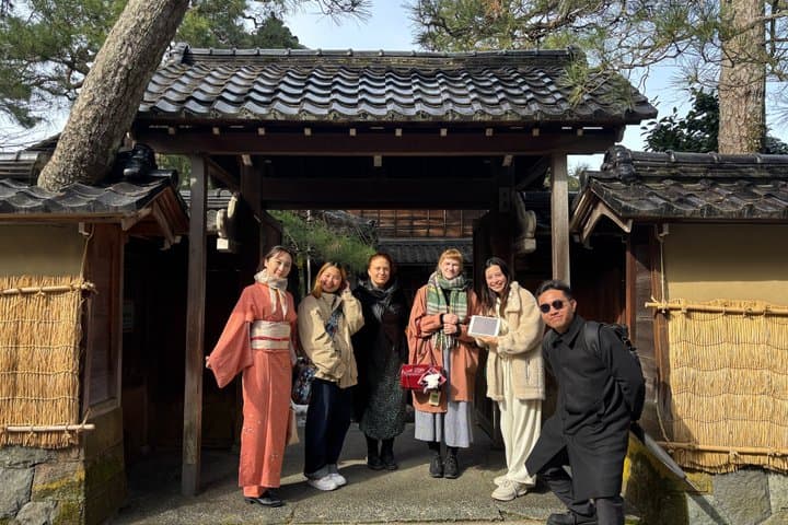 Kanazawa Castle and Samurai History Walking Tour — photo 4