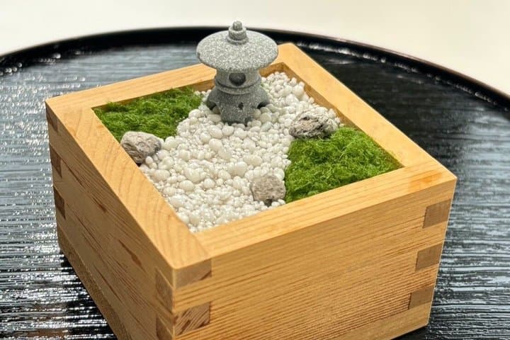 Japanese Style Terrarium and Resin Crafting Workshop — photo 9