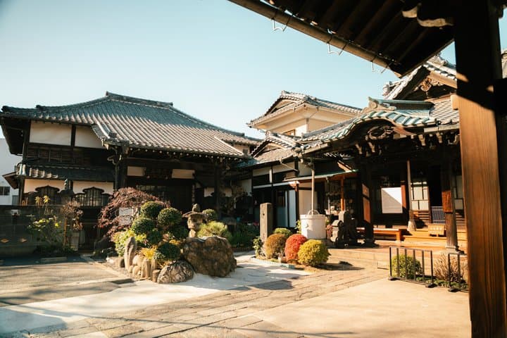 Old Tokyo Guided Walking Tour of Yanaka and Nezu Shrine — photo 8