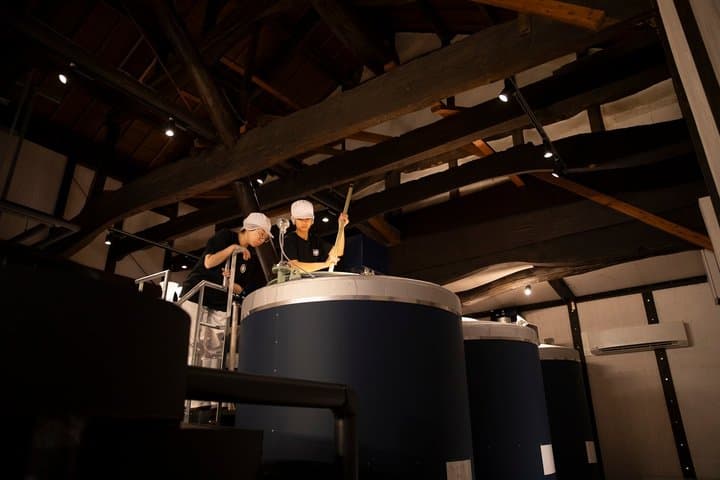 YokaBus UNESCO Heritage Munakata Taisha, Sake Brewery & Mojiko — photo 3
