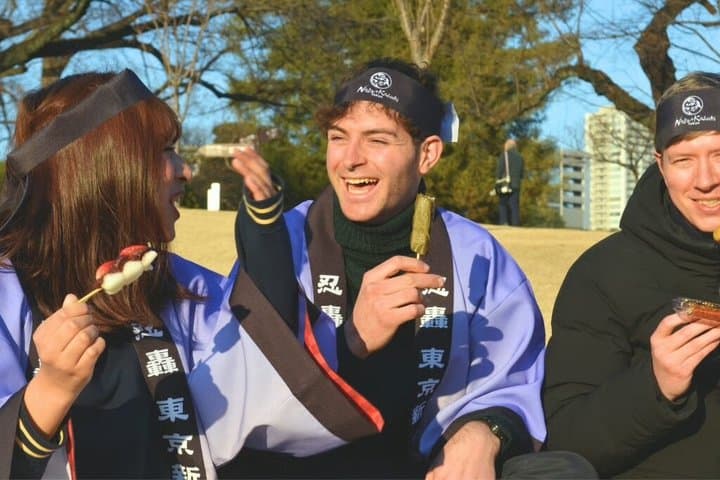 Shinjuku Gyoen Hanami and Japanese Sweets Walking Tours — photo 2