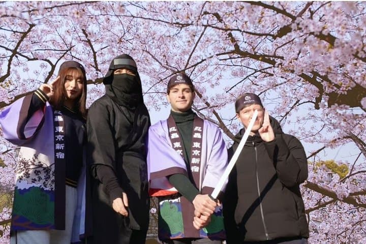 Shinjuku Gyoen Hanami and Japanese Sweets Walking Tours — photo 1