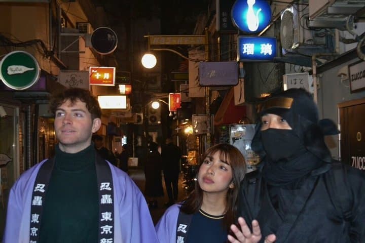 Tokyo Shinjuku GoldenGai Backstreet Walking Tour with Ninja Guide — photo 14