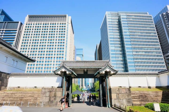 Tokyo: Imperial Palace 1-Hour Walking Tour — photo 3